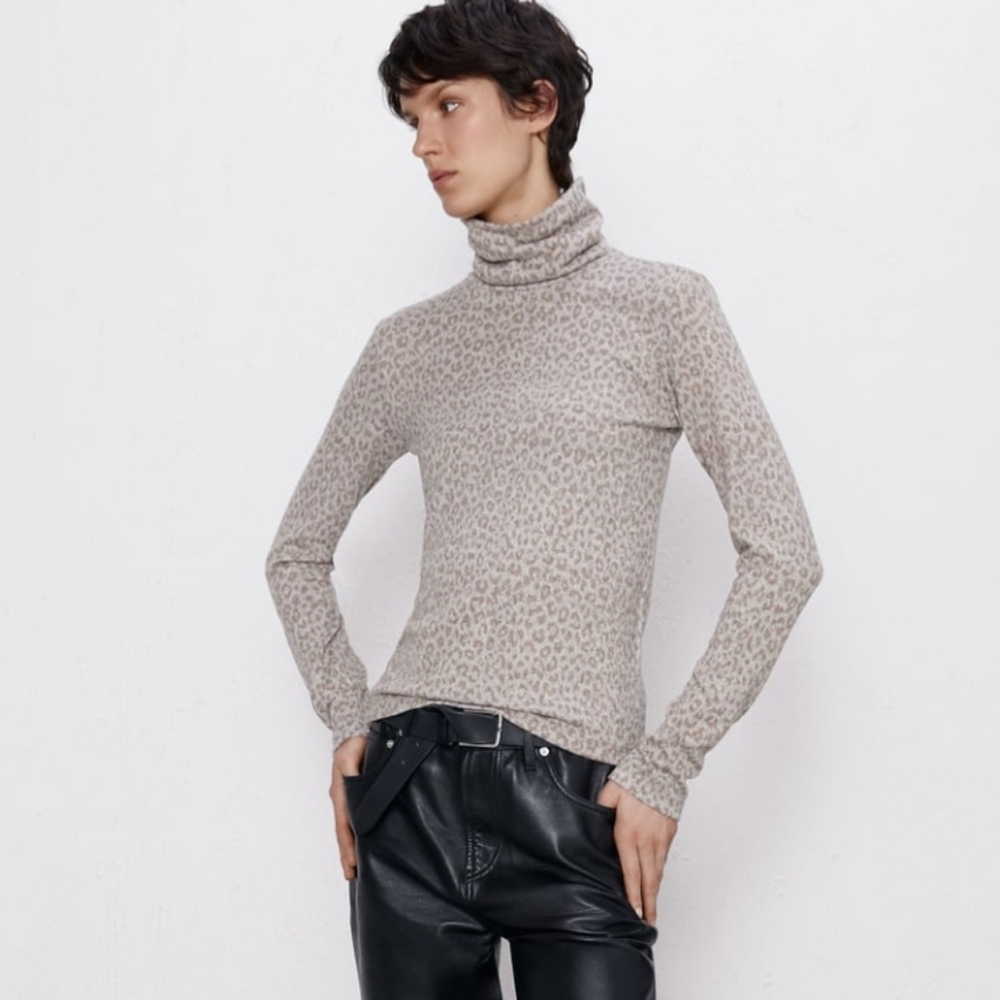 Sweater - Picture 3 of 3